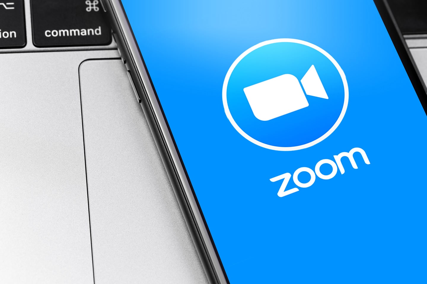 Zoom会議はスマホでもできる 時間制限はどう パソコン版とは何が違う ビジネス Voista Media